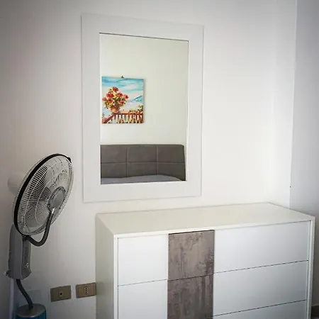 Spacious In - 100 Sqm - Parking Included Apartment