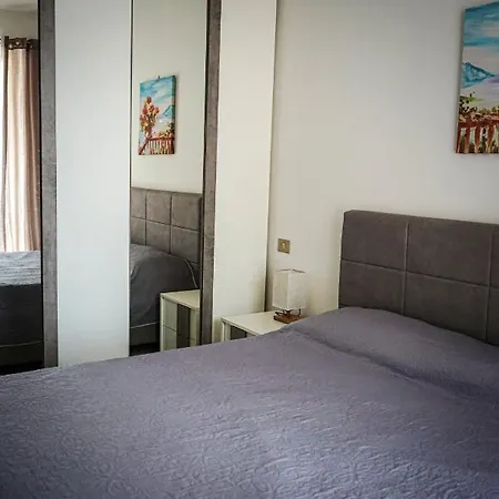 Spacious In - 100 Sqm - Parking Included Apartment