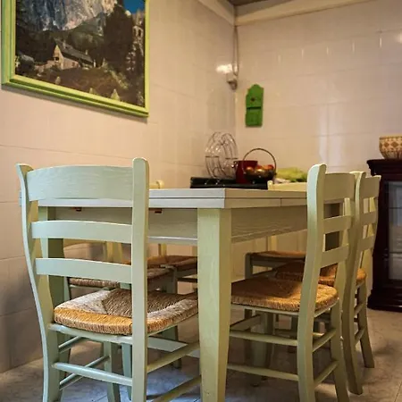 Spacious In - 100 Sqm - Parking Included