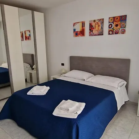 Spacious In - 100 Sqm - Parking Included Apartament