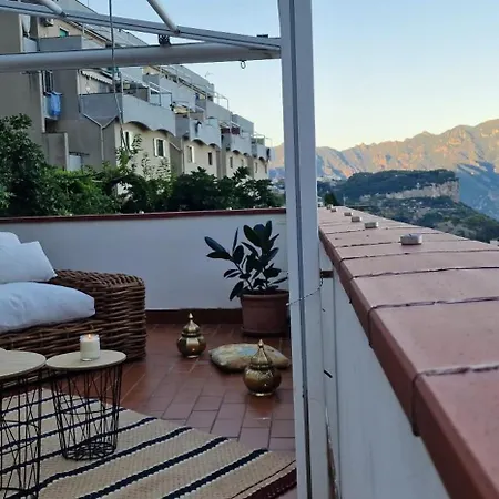 Spacious In - 100 Sqm - Parking Included Apartment