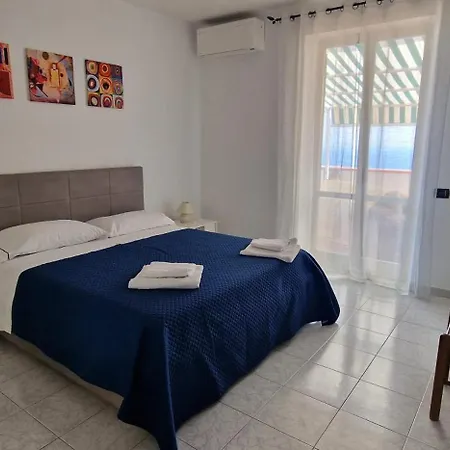 Apartment Spacious In - 100 Sqm - Parking Included