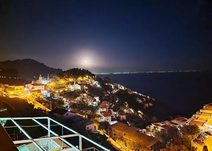 Spacious In - 100 Sqm - Parking Included Apartament *