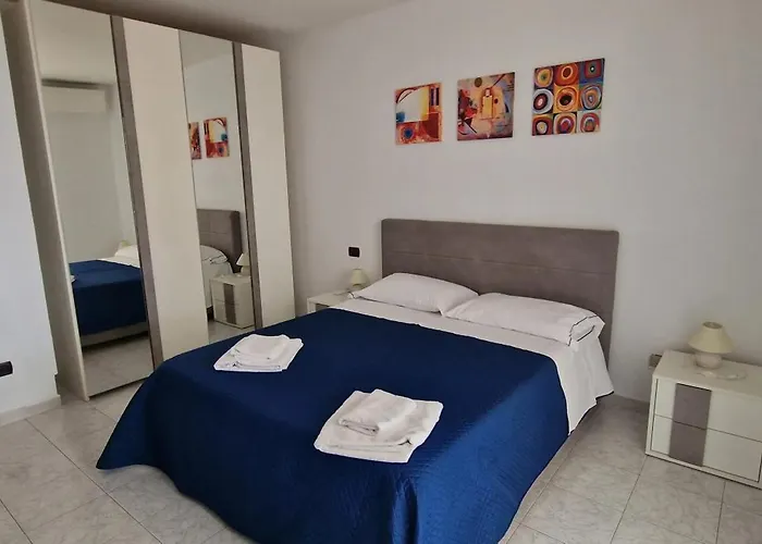 Spacious In - 100 Sqm - Parking Included Apartament