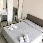 Spacious In - 100 Sqm - Parking Included Apartment
