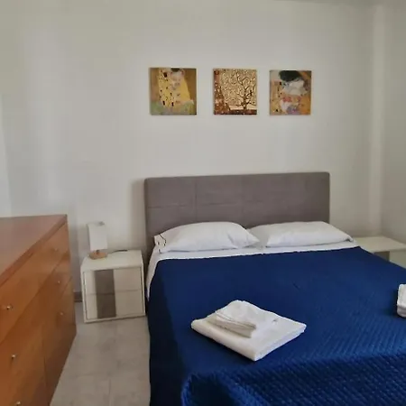 Spacious In - 100 Sqm - Parking Included