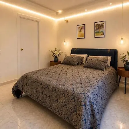 Daire Spacious In - 100 Sqm - Parking Included *