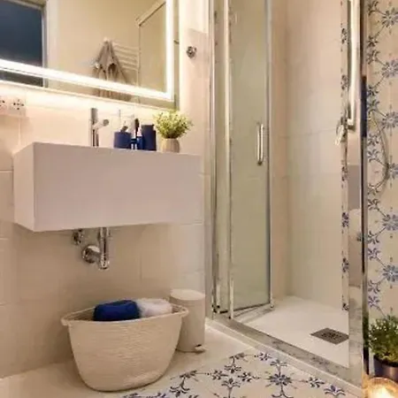 Spacious In - 100 Sqm - Parking Included