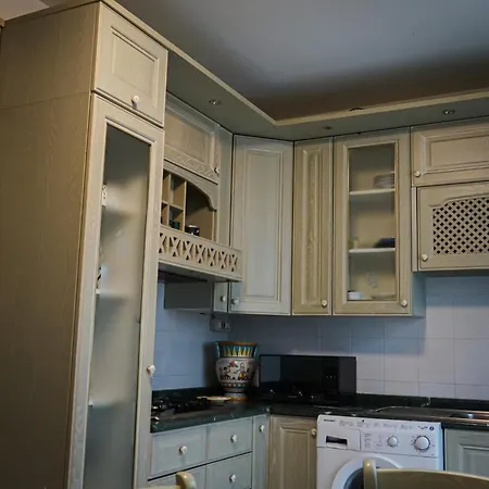Daire Spacious In - 100 Sqm - Parking Included