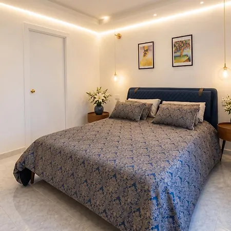 Daire Spacious In - 100 Sqm - Parking Included *