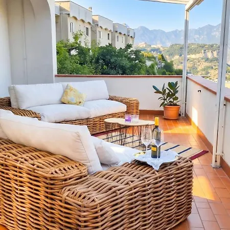 Spacious In - 100 Sqm - Parking Included