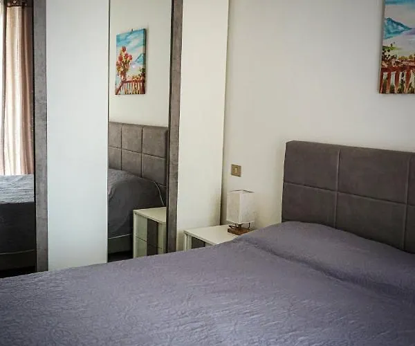 Spacious In - 100 Sqm - Parking Included Appartement