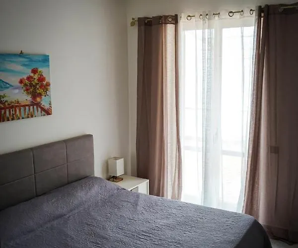 Spacious In - 100 Sqm - Parking Included * Amalfi