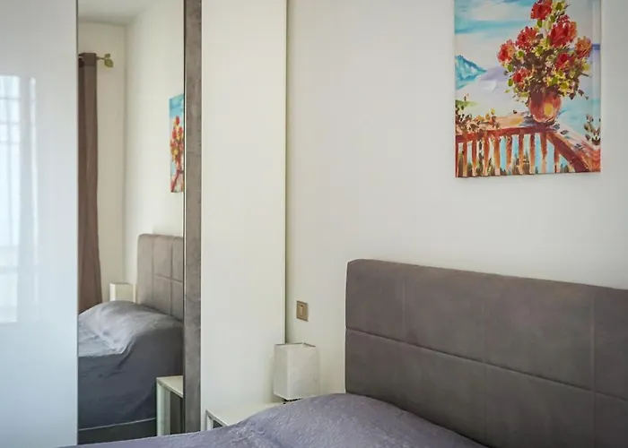 Spacious In - 100 Sqm - Parking Included Appartement *