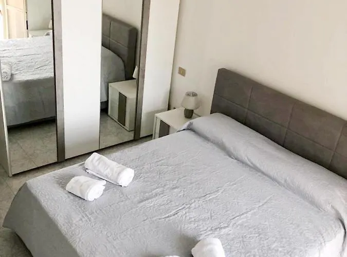 Spacious In - 100 Sqm - Parking Included Apartman