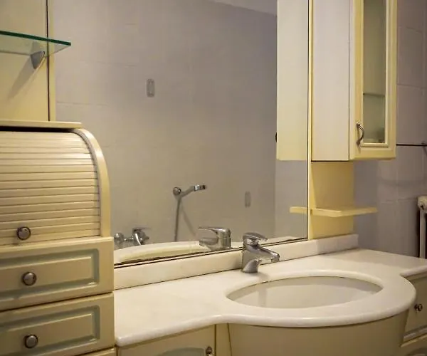 Apartman Spacious In - 100 Sqm - Parking Included