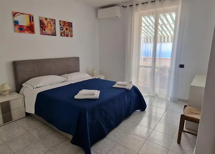 Apartman Spacious In - 100 Sqm - Parking Included